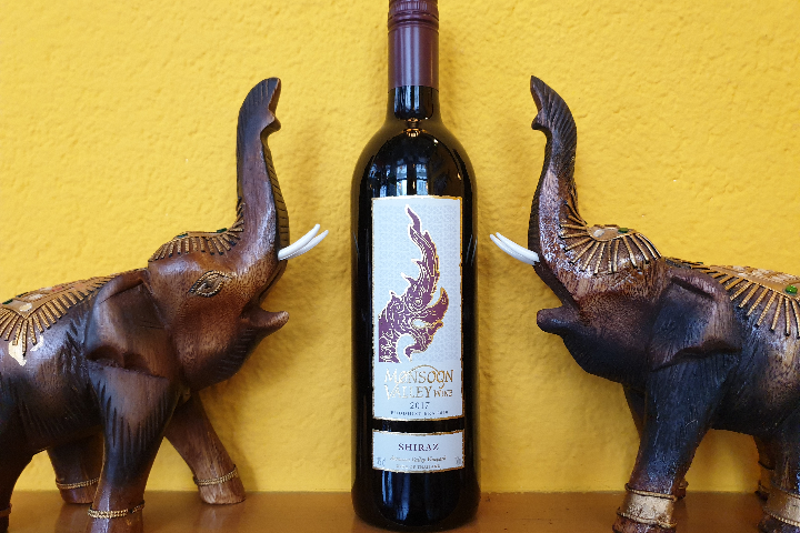Rotwein "MONSOON VALLEY SHIRAZ" 0.75 l , Thailand - Suwannaphum