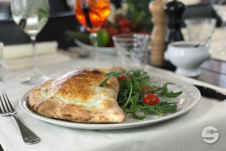 Pizza Calzone - Le Lacustre