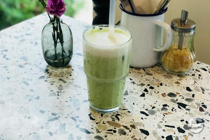 Iced matcha latte - Granola