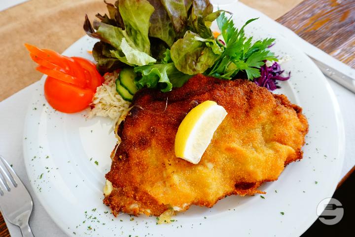 SchniPo mit Beilage - Falkino
