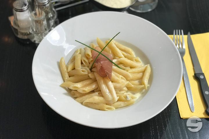 Four Cheeses Penne - Restaurant Luna