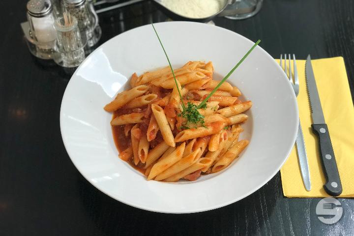 Penne Amatricana - Restaurant Luna