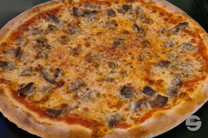 Pizza Steak - Restaurant Luna