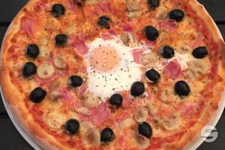 Pizza Capricciosa - Restaurant Luna