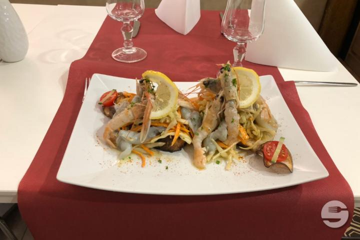 Insalata di frutta e frutti di mare - Al Quadrato
