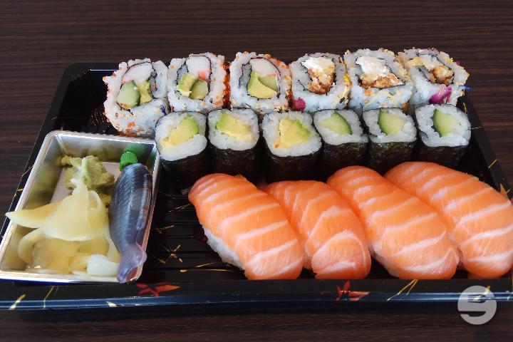 22 - Share Box Osaka - Wok Sushi
