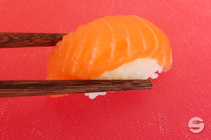 73 - Nigiri saumon - Wok Sushi