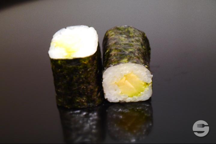 233 - Avocado maki - Restaurant Ji Xiang