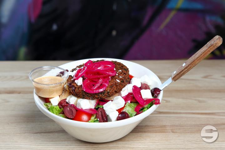 Salade Falafel Burger - Black Tap - Craft Burgers & Beer