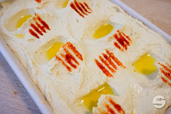 Portion of hummus - Za'atar
