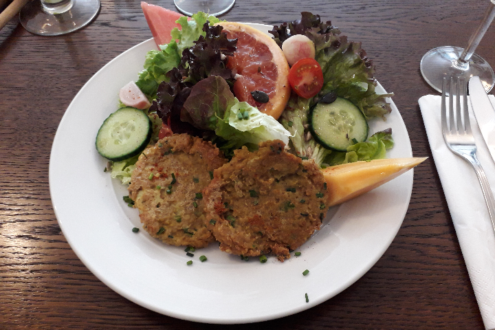 Galettes d'avoine et Salade - Café du marché