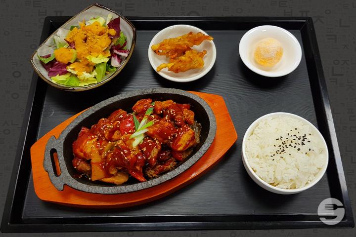 Jeyuk Bokkum Menu - Sticks Food - Koreanisch