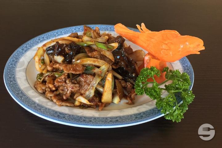 Porc laqué sauté piquant - Shangri-La