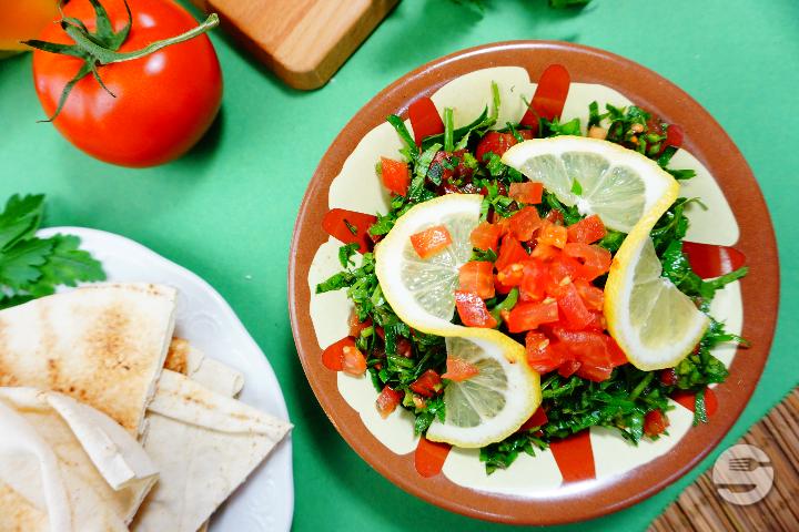 Tabouleh mit brot - Noura