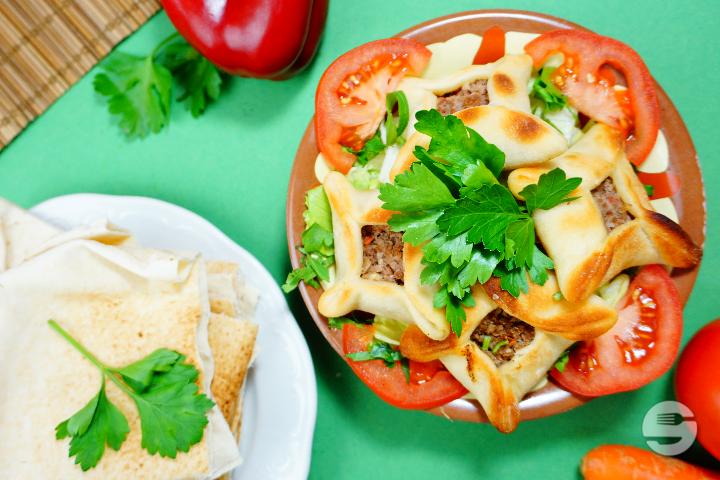 Fatayer Fleisch (4 Stück) mit brot - Noura