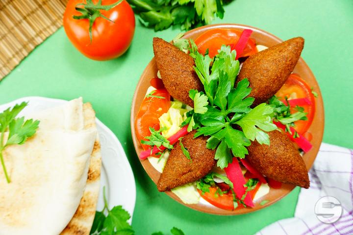 Portion Kibbeh (4 Stück) mit brot - Noura