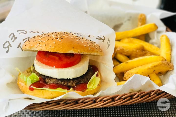 Goat - Fry Burger Gourmet