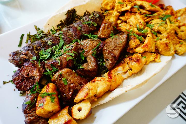 31. Grill plate with different beef and chicken - Tassnim Orient