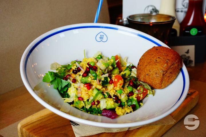 Kale Quinoa Bowl - JACK&JO