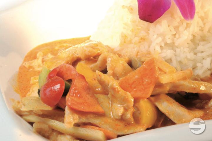 501. Rotes Thai Curry mit Poulet (scharf) - Asia Number One