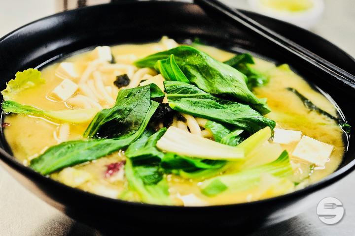714. Miso-Udonnudelsuppe mit Lachs Würfel - Asia Number One