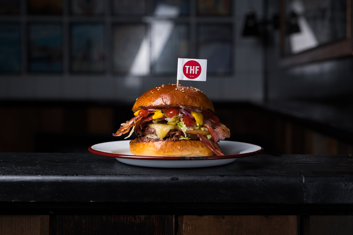 Standard Bacon Cheeseburger - The Hamburger Foundation - THF (Pâquis)
