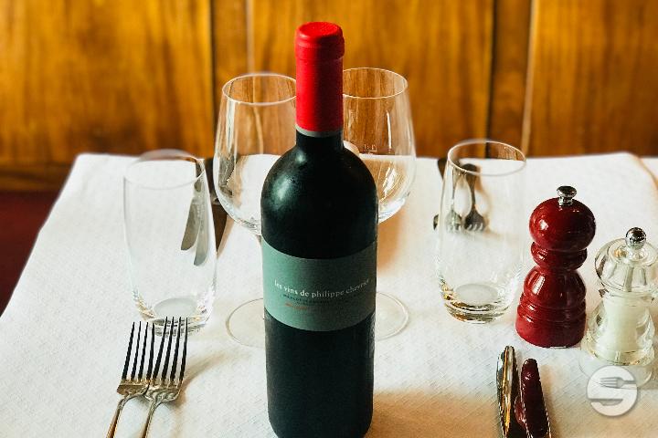 Vin Rouge Assemblage - Denise's - Art of Burger by Philippe Chevrier