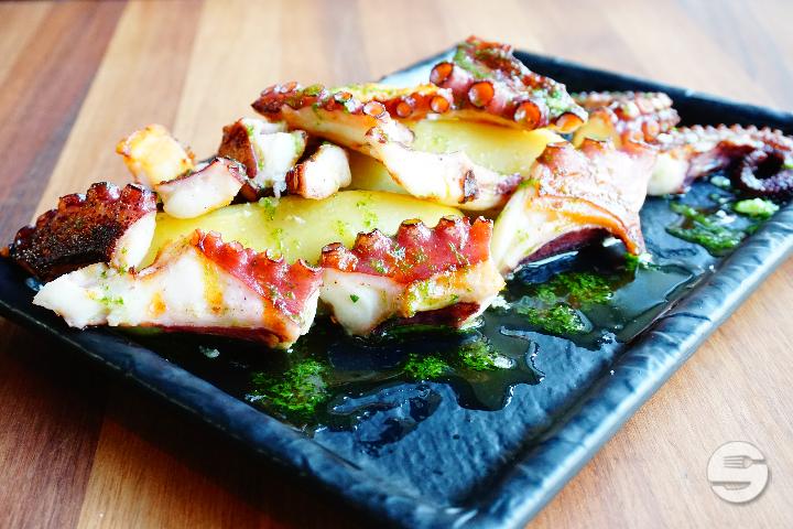 Pulpo al Chef - Volver - Café Tapas Vinos
