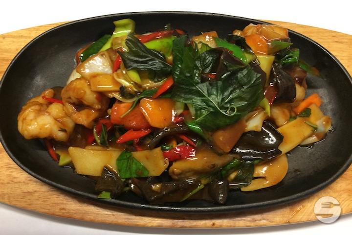 8B Crevettes au basilic Thaï sur ardoise - Mandarine