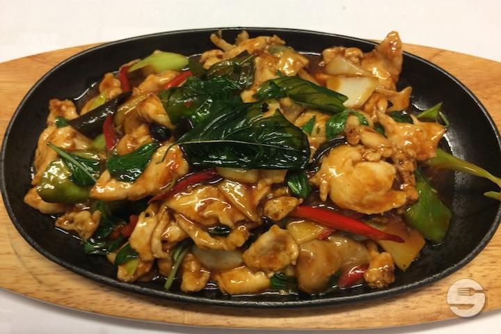 8E Poulet au basilic Thaï sur ardoise - Mandarine