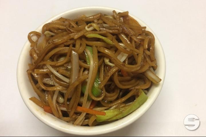 100. Fried Noodles with Vegetables - Mandarine