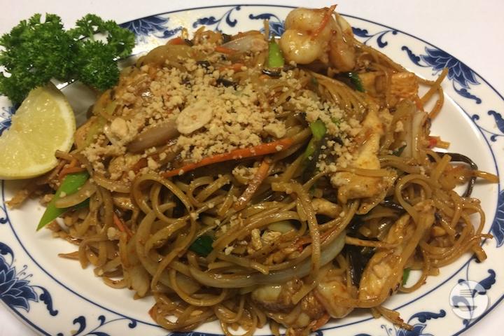 106. Shrimp and chickenn fried noodles - Mandarine