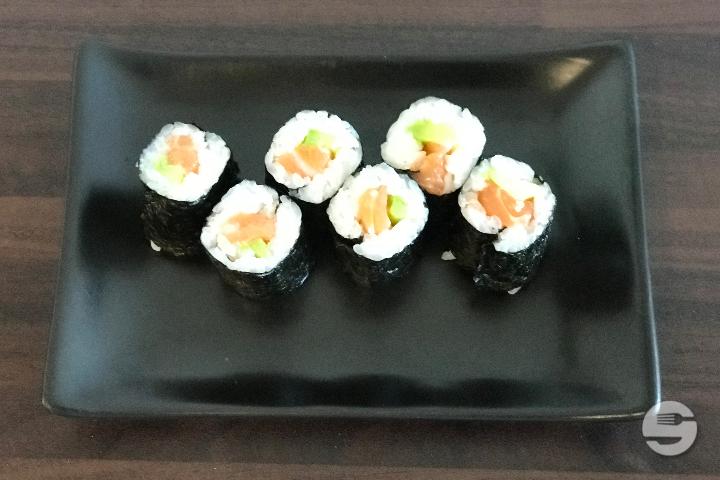 Salmon and avocado - Chez Lin Sushi