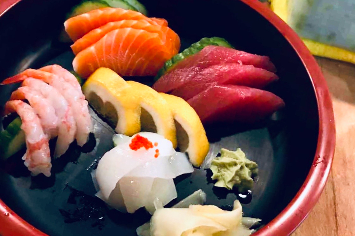Assortiment sashimi 14 pcs - BAO LAB + Sushi