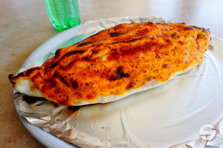 61. Pizza Calzone Bomba - Pizza Wagner