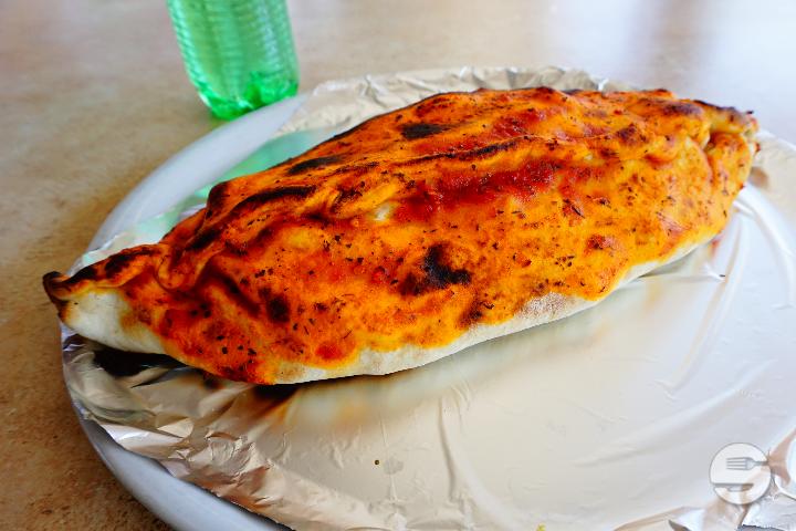 64. Pizza Calzone Hackfleisch - Pizza Wagner