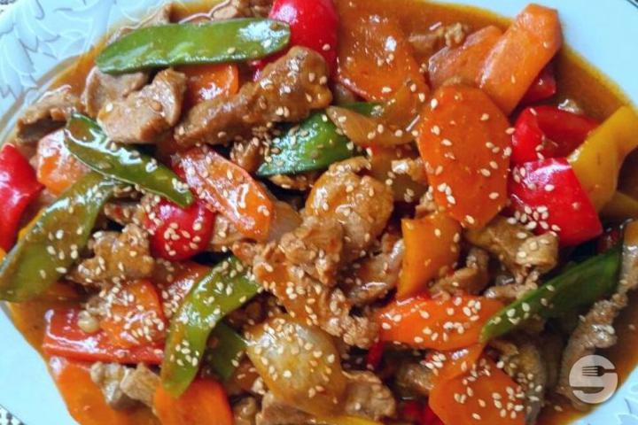 55. Knusperiges Rindfleisch Süss-Sauer Scharf - Falken am Rotsee
