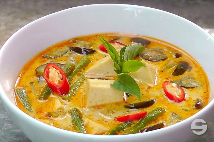 101b. Tofu mit Rote Curry - Falken am Rotsee