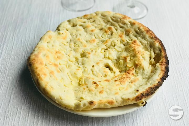 Garlic Naan - Le Maharadja
