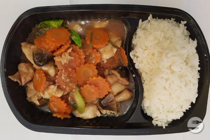 Pat Nammun Hoi Beef - Mae Nam Thaï
