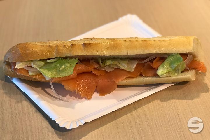 Half smoked salmon baguette - Chef Jean