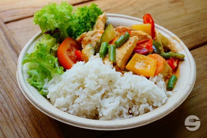 Sweet sour chicken including rice - Chill's