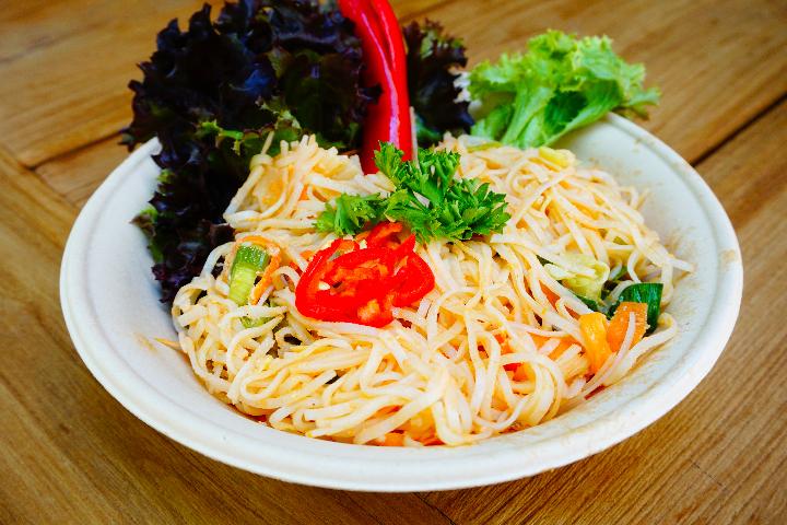 Pad Thai Gai Noodles - Chill's