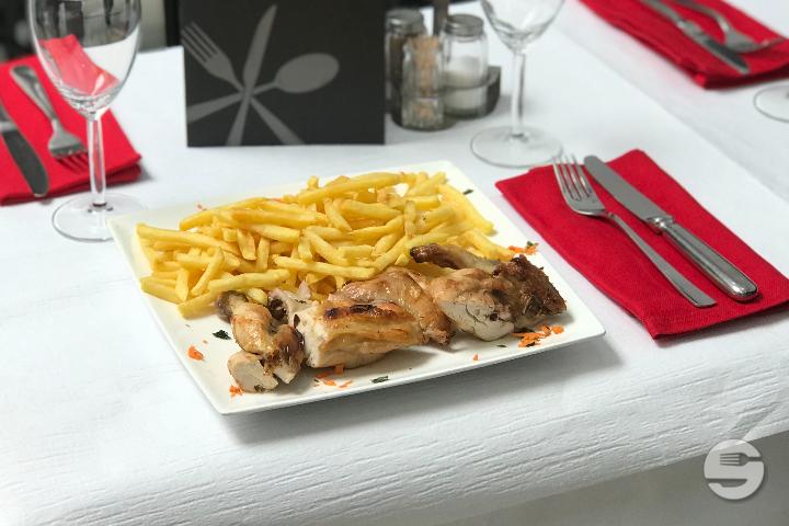 Whole chicken - Entre Amigos