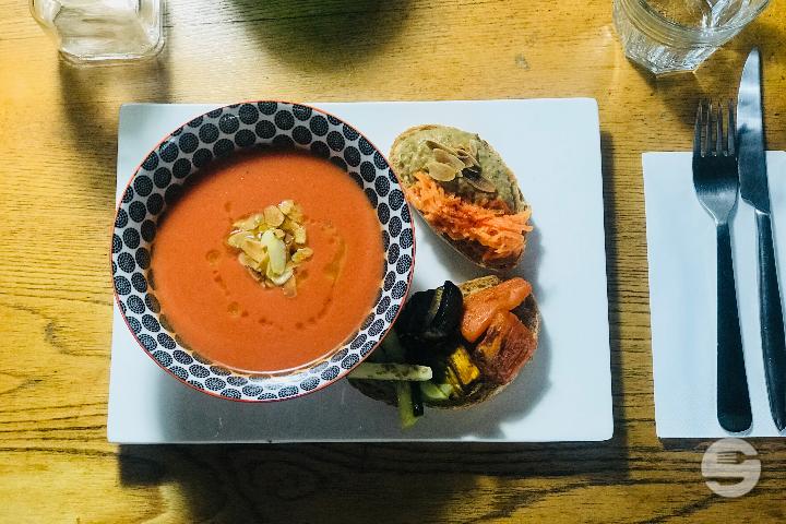 Soupe froide de légumes - Culture Café