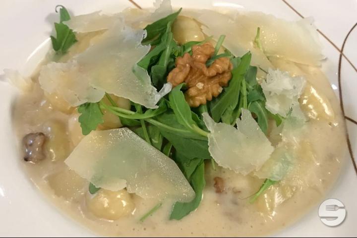 Gorgonzola and walnut gnocchi - Dolce