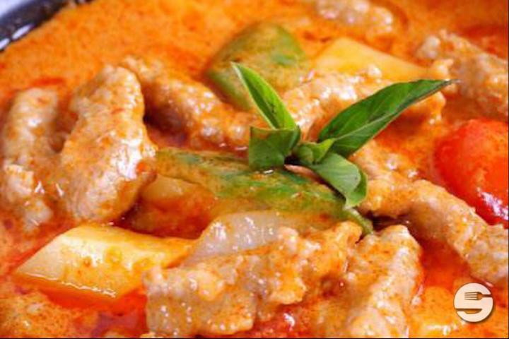 Beef with red curry - Fuji
