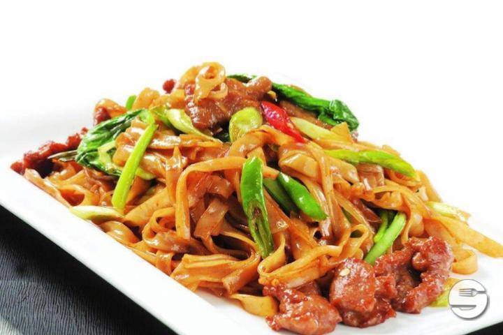 Pasta of rice sautéed with beef - Fuji