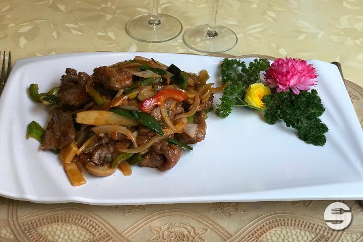 With satay peanut sauce - Fuji