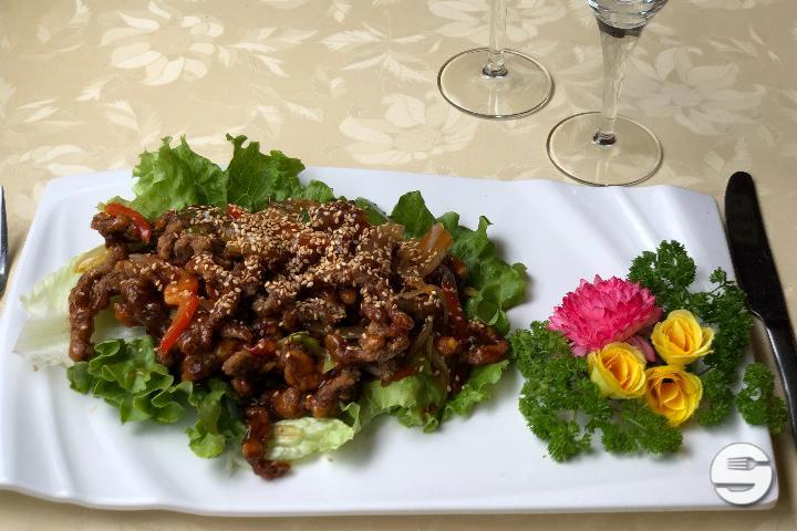 Crispy beef with sweet spicy sauce - Fuji